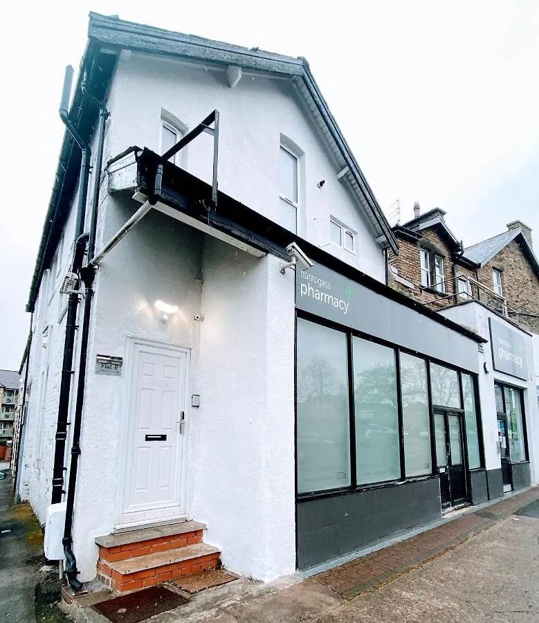 Gorgeous Town Center 3 Bedroom Self Contained Apartment For 1-5 People Harrogate